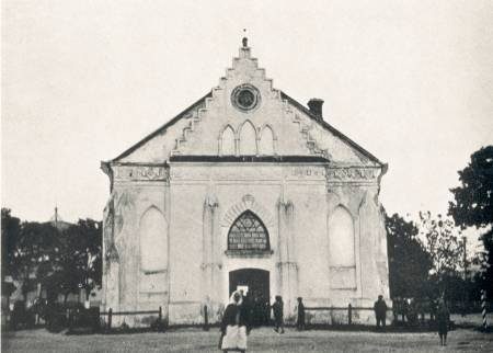The synagogue of Chomsk (Khomsk), photographed between 1915 and 1918.